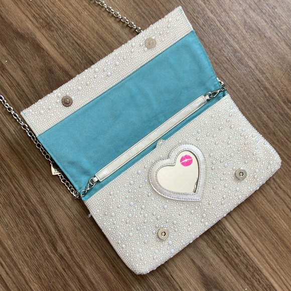 Betsey Johnson White Soft Pearl Clutch - Picture 7 of 11
